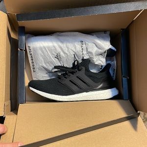 Adidas ultra boost 4 size 10  with box